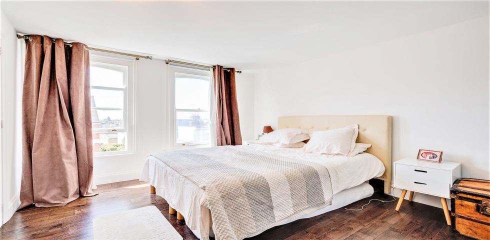 			3 Bedroom, 1 bath, 1 reception Apartment			 Mill Lane, WEST HAMPSTEAD